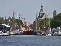 Delft und Hafenfest in Emden